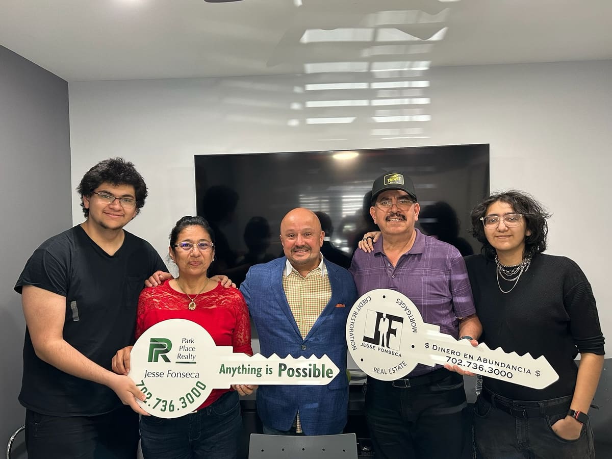 Entrega de llaves con Park Place Realty, 2025