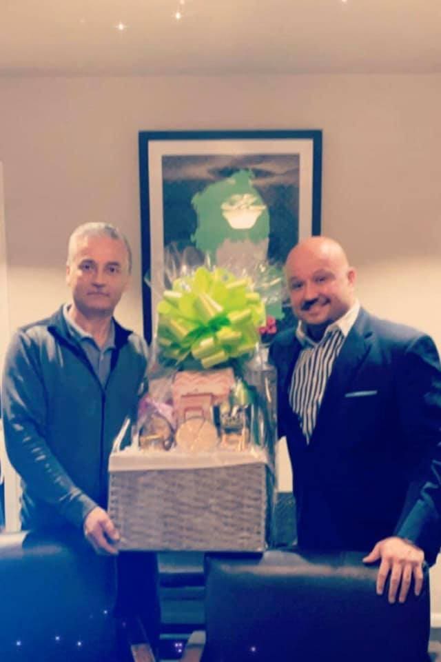 Entrega en la oficina, Park Place Realty, 2020